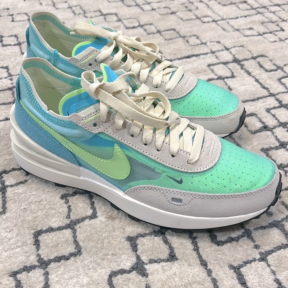 Nike women’s Waffle One sneakers, size 7.5